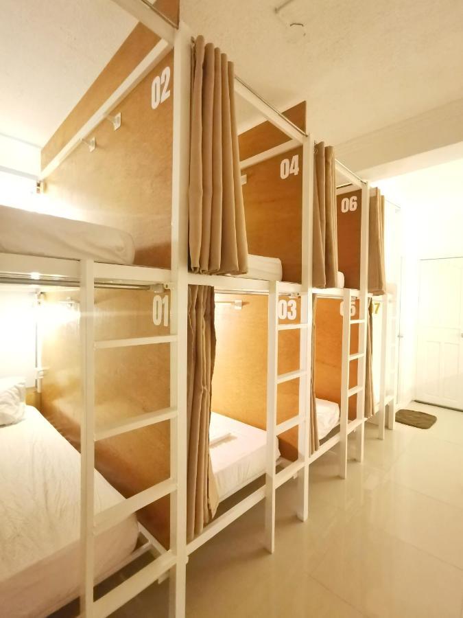 Nomadsmnl Hostel Paranaque City エクステリア 写真