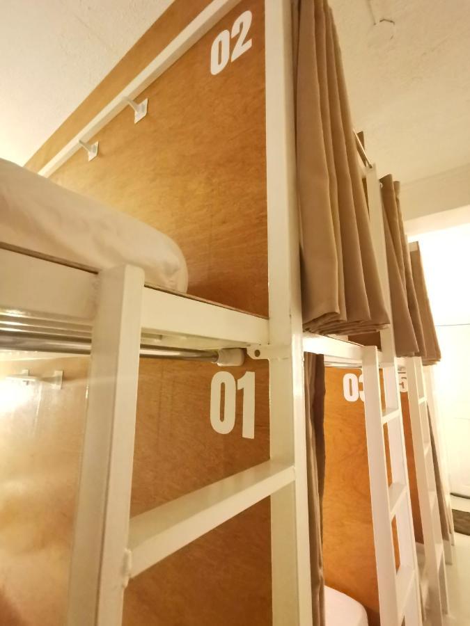 Nomadsmnl Hostel Paranaque City エクステリア 写真