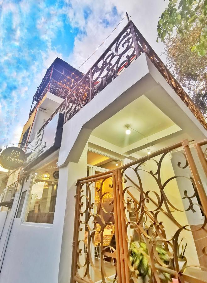 Nomadsmnl Hostel Paranaque City エクステリア 写真