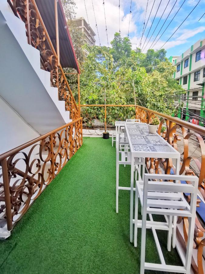 Nomadsmnl Hostel Paranaque City エクステリア 写真